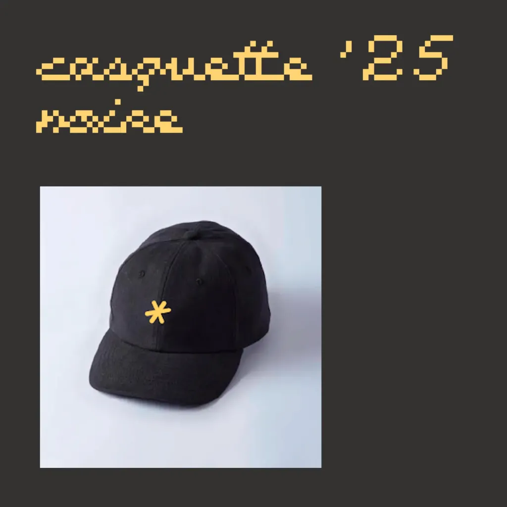 Casquette brodée style « Dad hat » - Noir sur jeans